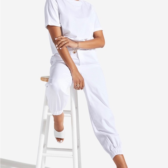 Boxy Crop White Tee - Picture 3 of 9